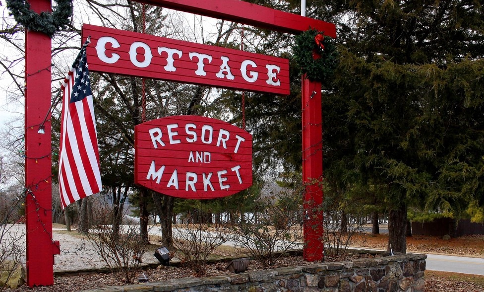 Primary Photo Of 1575 Tablerock Cir, Branson Hotel For Sale