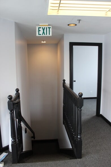 More Photos Of 925 Wilshire Blvd, Santa Monica Unknown For Lease