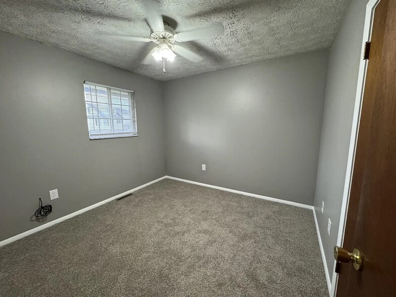 More Photos Of 5031 W Pea Ridge Rd, Huntington Apartments For Sale