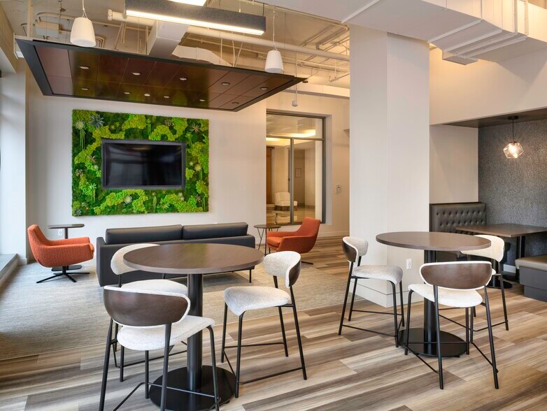 More Photos Of 701 8th St NW, Washington Office For Lease