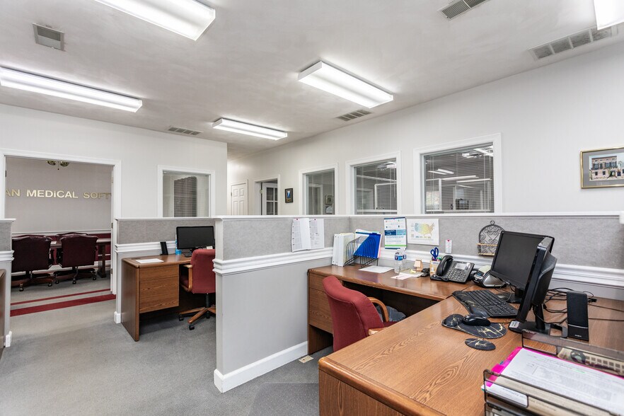 More Photos Of 1186 S State Route 157, Edwardsville Loft Creative Space For Sale