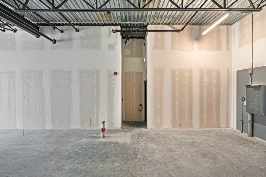 More Photos Of 246 Nolanridge Cres NW, Calgary Storefront For Lease