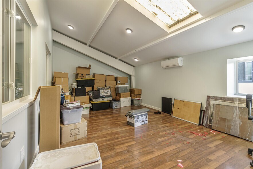 More Photos Of 1356 S 50th St, Richmond Warehouse For Sale