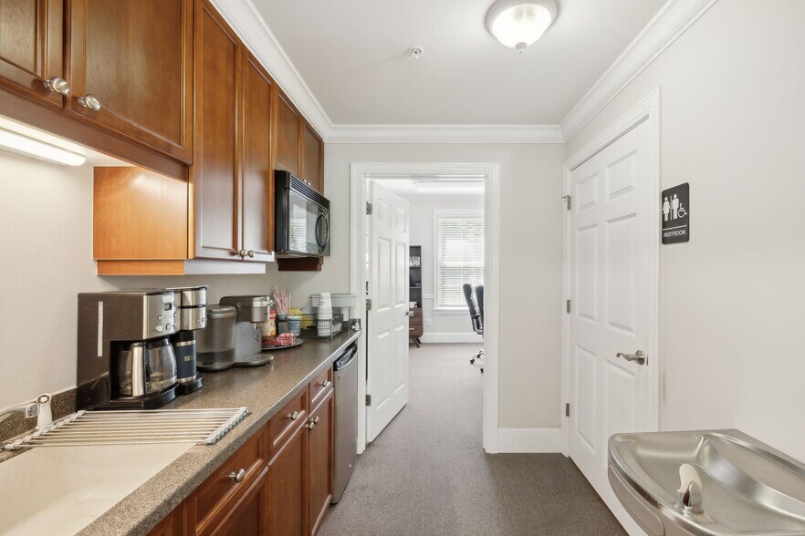 More Photos Of 321 Billingsly Ct, Franklin Office For Lease
