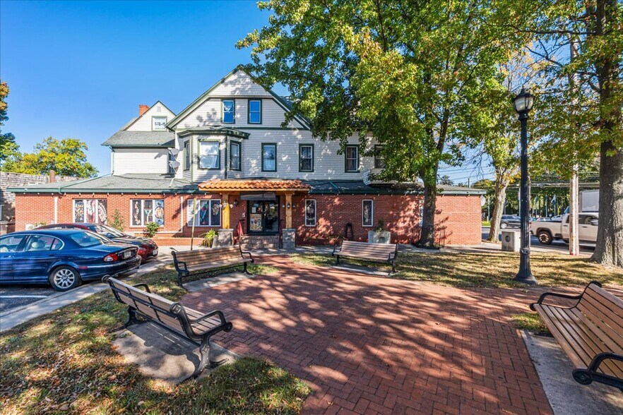 Primary Photo Of 4 Main St, Kings Park Storefront Retail Residential For Sale