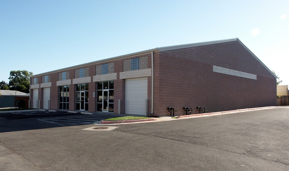 More Photos Of 10200 N Lamar Blvd, Austin Unknown For Lease