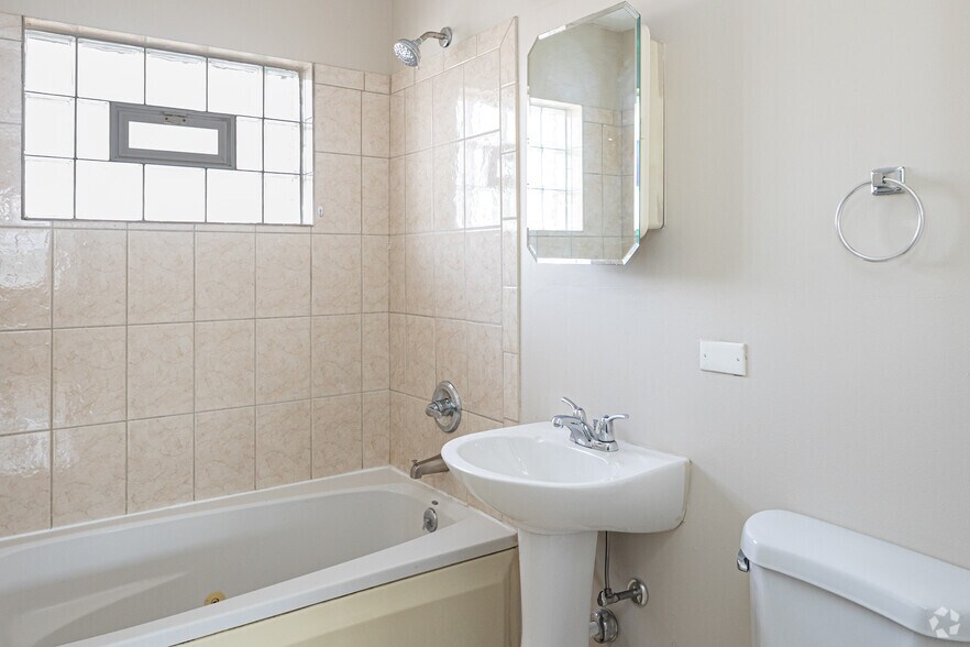 More Photos Of 7635 S Coles Ave, Chicago Apartments For Sale