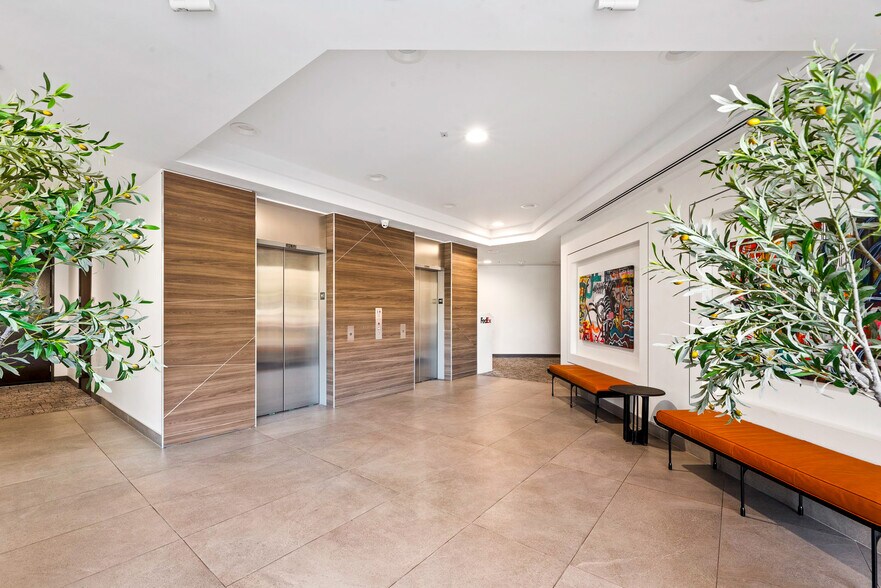 More Photos Of 5000 N Parkway Calabasas, Calabasas Unknown For Lease