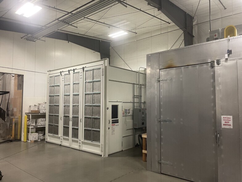 More Photos Of 850 Hawthorne Ave, Ponderay Manufacturing For Lease