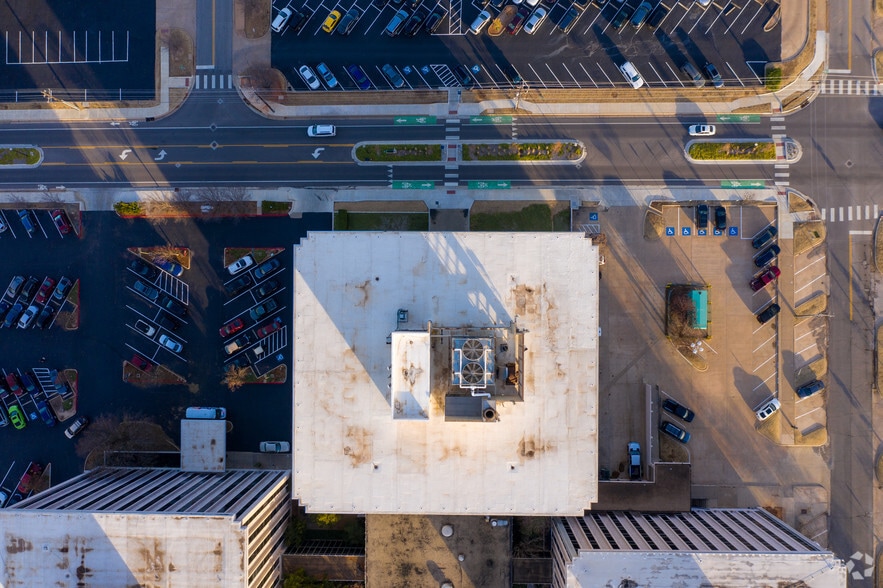 More Photos Of 2000 N Classen Blvd, Oklahoma City Office For Lease