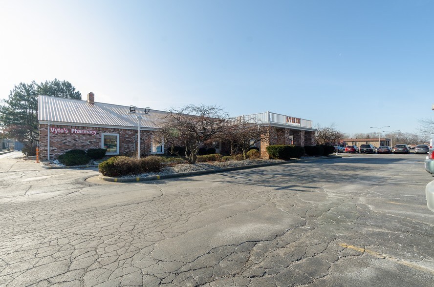 More Photos Of 3100 45th St, Highland Medical For Lease