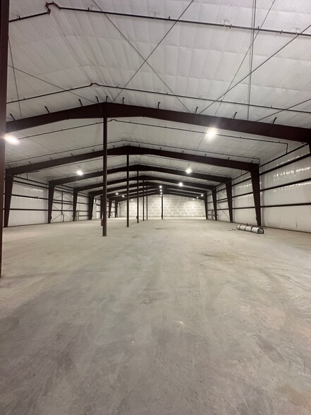 More Photos Of 1056 Business Park Rd, Summerville Distribution For Lease