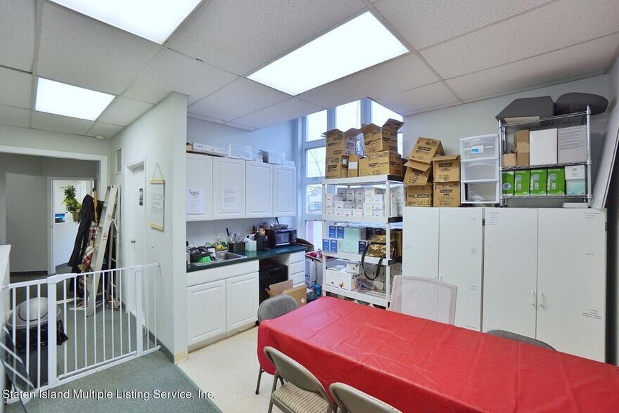 More Photos Of 15 1st St, Staten Island Office For Sale