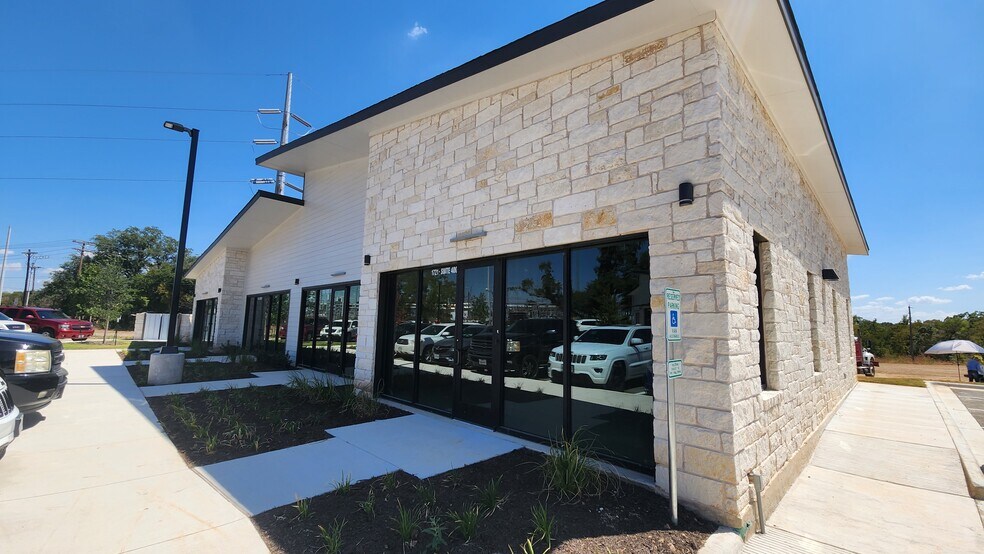 More Photos Of 1721 Sam Bass Rd, Round Rock Unknown For Lease