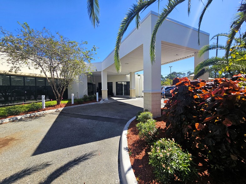 More Photos Of 9765 San Jose Blvd, Jacksonville Medical For Lease