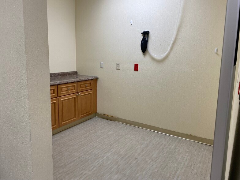 More Photos Of 820 Willow St, San Jose Unknown For Lease