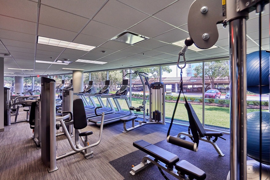 More Photos Of 5000 Quorum Dr, Dallas Office For Lease