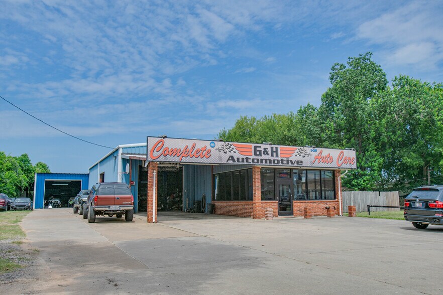 More Photos Of 21123 Rhodes Rd, Spring Auto Repair For Sale