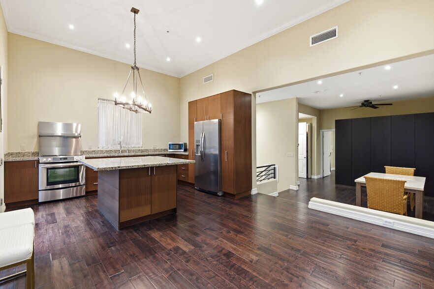 More Photos Of 610 E Roosevelt St, Phoenix Storefront Retail Residential For Sale