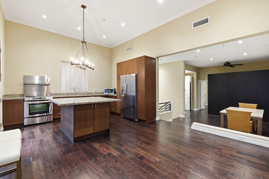 More Photos Of 610 E Roosevelt St, Phoenix Storefront Retail Residential For Sale