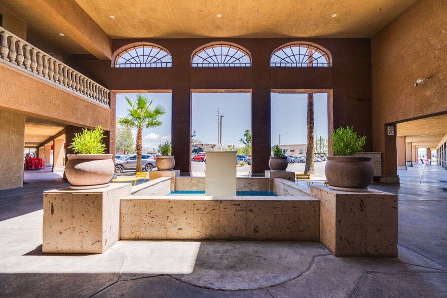 More Photos Of 1101 N Wilmot Rd, Tucson Unknown For Lease