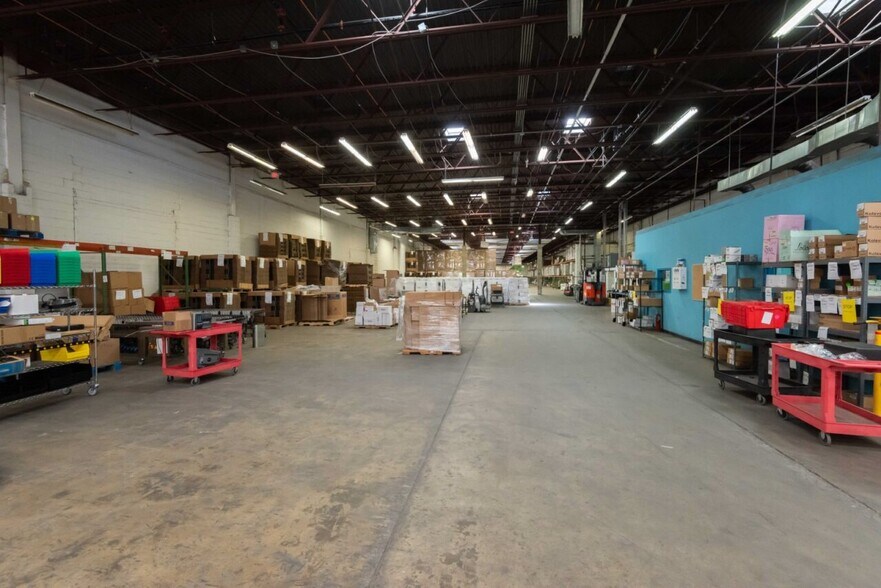 More Photos Of 913-929 Wallace St, Philadelphia Distribution For Lease