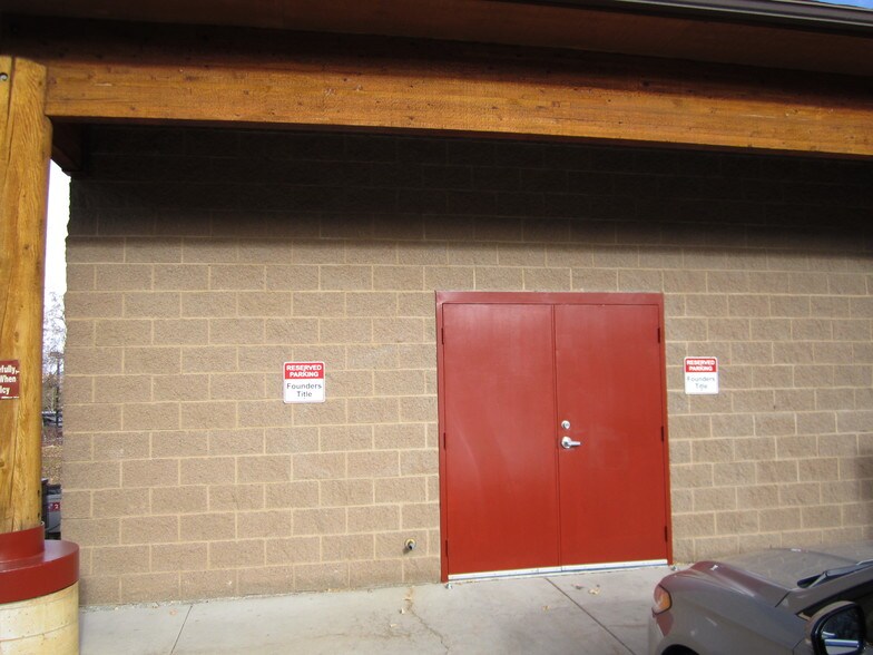 More Photos Of 875 Iron Horse Dr, Park City Storefront Retail Office For Lease