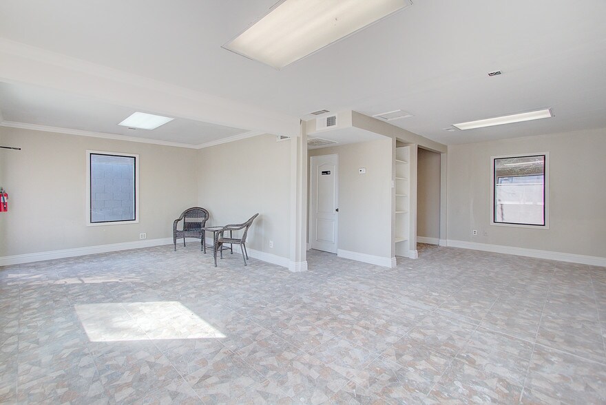 More Photos Of 800 S Casino Center Blvd, Las Vegas Loft Creative Space For Sale