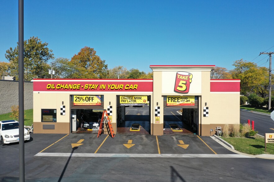 Primary Photo Of 2650 W 95th St, Evergreen Park Auto Repair For Sale