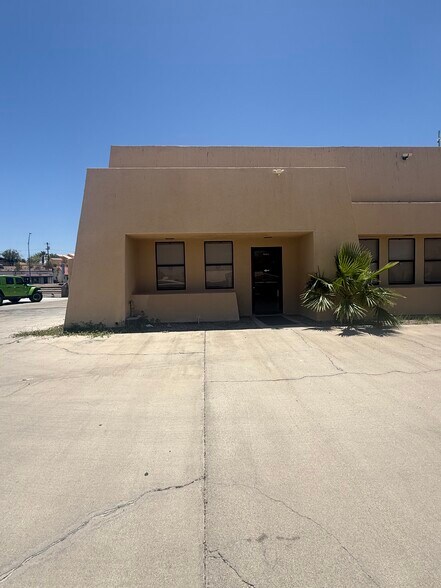 More Photos Of 1967 S Highway 95, Bullhead City Freestanding For Sale