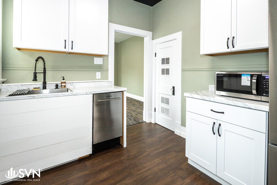 More Photos Of 115 W 2nd St, Lexington Office For Lease
