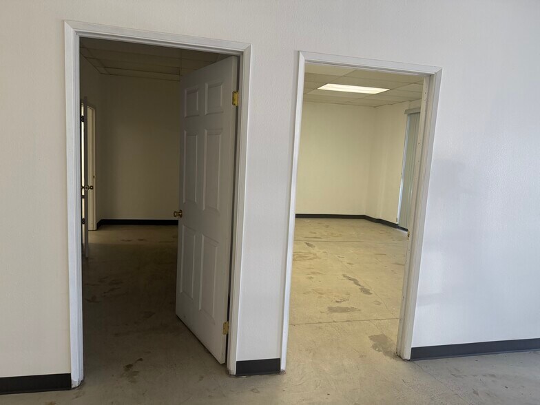 More Photos Of 2914 Main St, Los Angeles Loft Creative Space For Lease