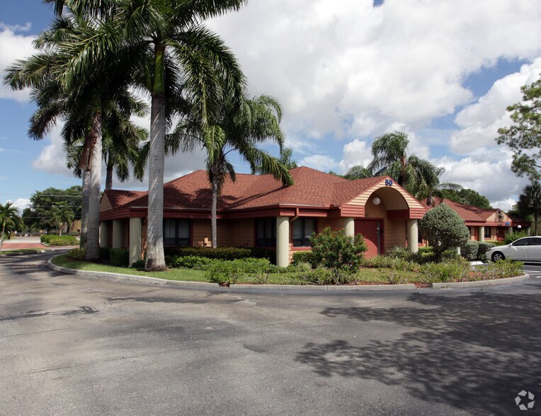 More Photos Of 12511 World Plaza Ln, Fort Myers Medical For Sale