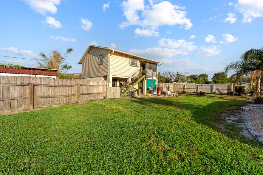 More Photos Of 7705 Gardner Rd, Tampa Specialty For Sale