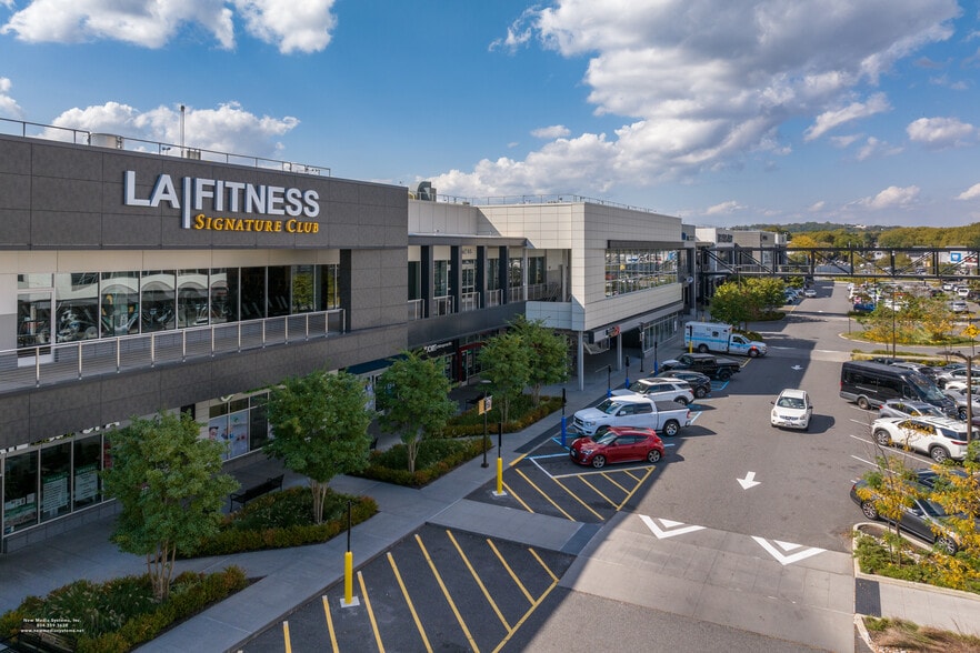 More Photos Of 2600 Hylan Blvd, Staten Island Unknown For Lease