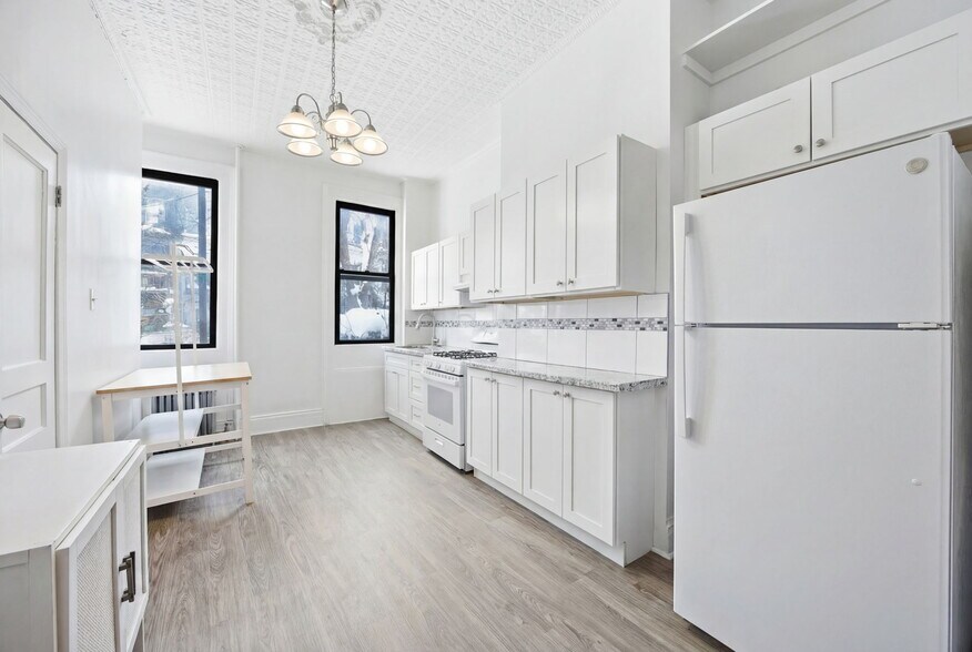 More Photos Of 596 Humboldt St, Brooklyn Multifamily For Sale