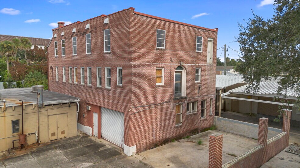 More Photos Of 204 Magnolia St, New Smyrna Beach Restaurant For Sale