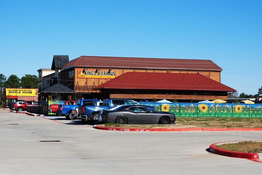More Photos Of 828 FM 646, League City Storefront For Lease