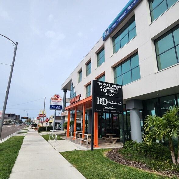 More Photos Of 4427 W Kennedy Blvd, Tampa Office For Lease