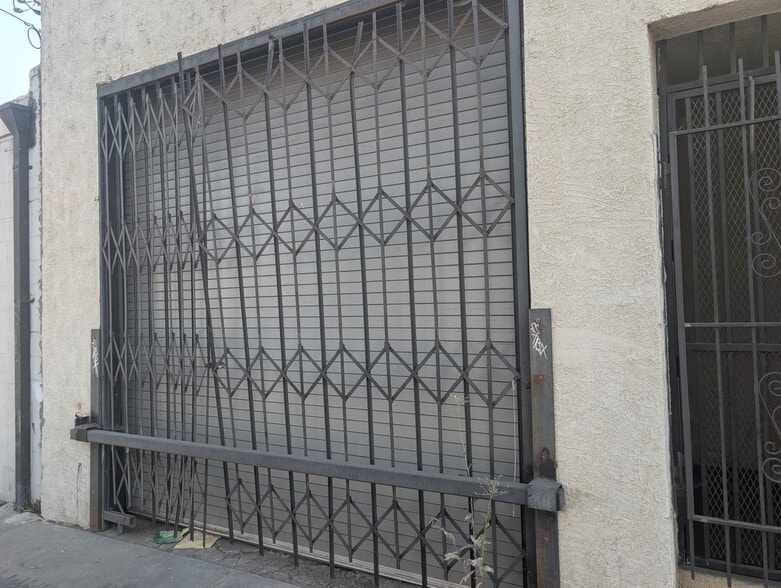 More Photos Of 3356 E 14th St, Los Angeles Warehouse For Lease