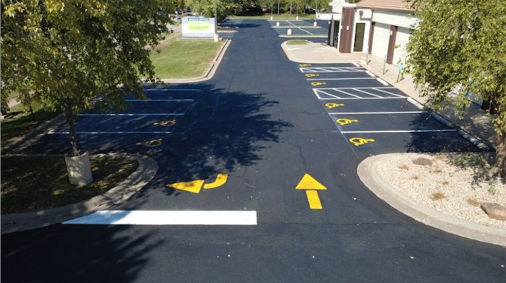 More Photos Of 2900 S National Ave, Springfield Medical For Lease