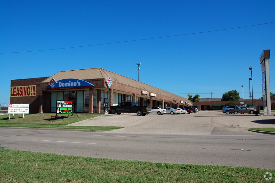 More Photos Of 8808 Camp Bowie Blvd W, Fort Worth Unknown For Lease