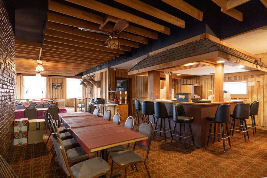 More Photos Of 100 S Washington St, Lake City Restaurant For Sale
