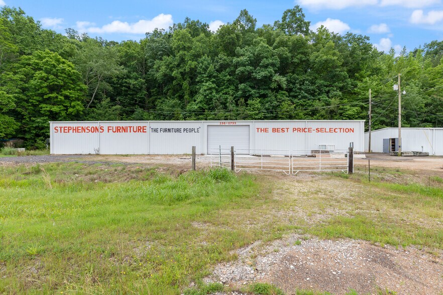 More Photos Of 1416 Highway 70 W, Waverly Flex For Sale