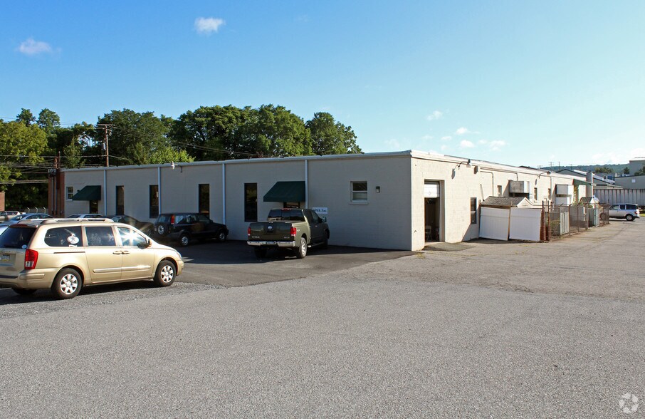 More Photos Of 860 Broad St, Emmaus Light Manufacturing For Lease
