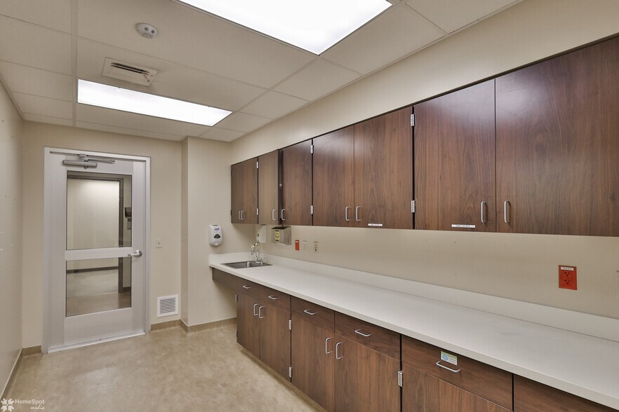 More Photos Of 2346 Jacksonville Rd, Bethlehem Medical For Sale