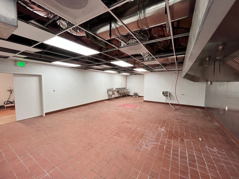 More Photos Of 1710 E 12th St, Oakland Refrigeration Cold Storage For Lease