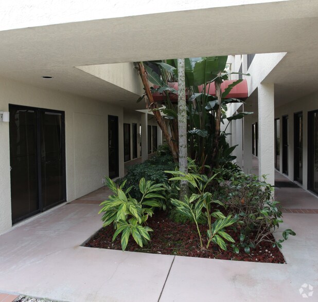 More Photos Of 801 Anchor Rode Dr, Naples Medical For Lease