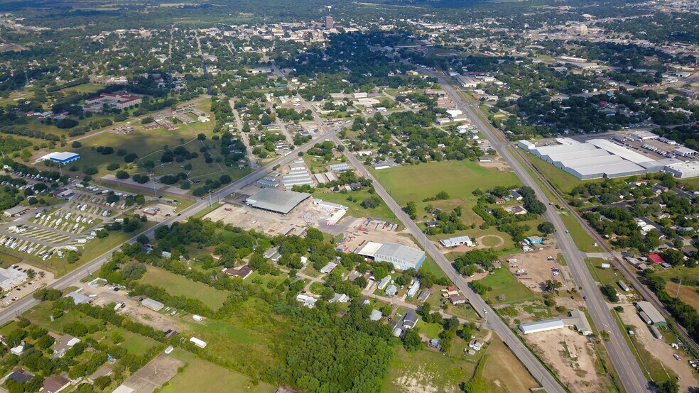 More Photos Of 2203 Port Lavaca Dr, Victoria Industrial For Sale