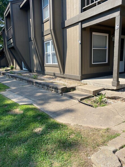 More Photos Of 4 Grand Lake Dr, Afton Apartments For Sale